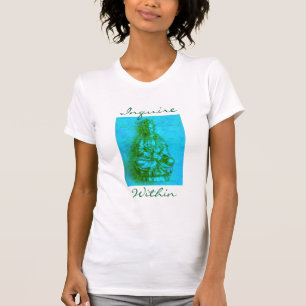 Le jade s'enquièrent dans le T-shirt