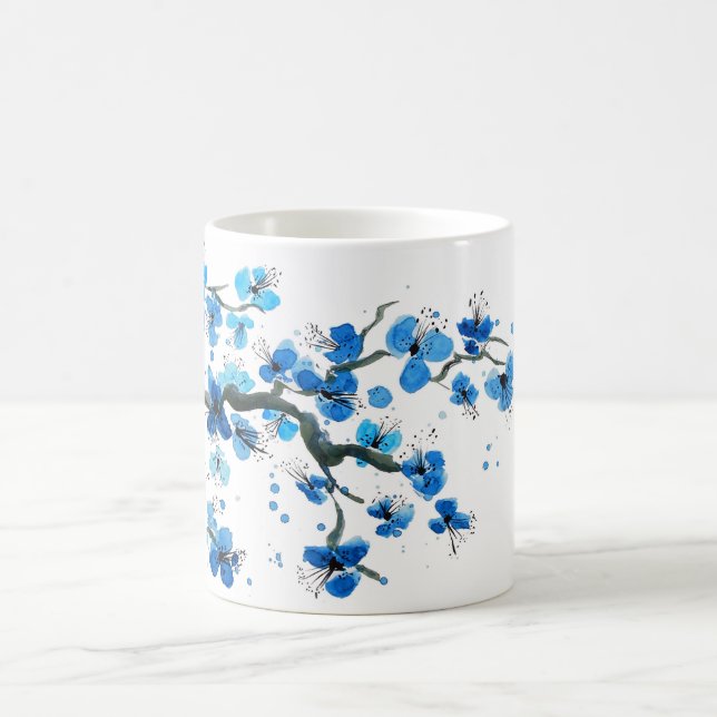 Le Japonais bleu se développe tasse de café (Centre)