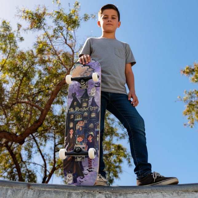 Le Monster Drive Haunted House Skateboard (The Monster Drive Haunted House Skateboard)