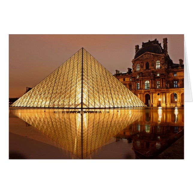 Le Musée du Louvre de Nuit, Paris, France (Devant horizontal)