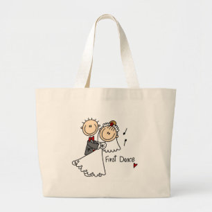 Le nouveaux mari et épouse dansent d'abord le sac