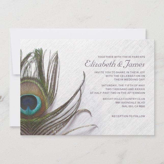 Le paon moderne fait varier le pas des invitations (Devant)