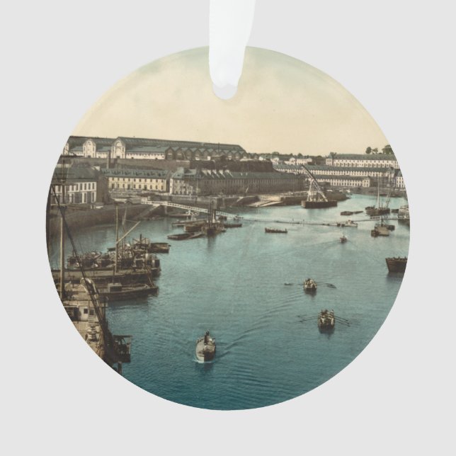 Le port Militaire II, Brest, France (devant)