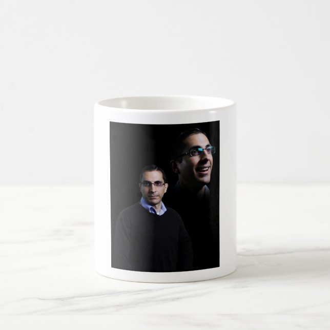 Le portrait d'Angelo sur une tasse (Centre)