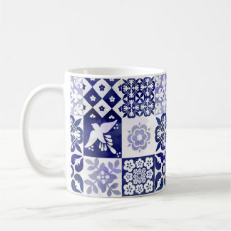 Le Portugais Azulejos couvre de tuiles la tasse