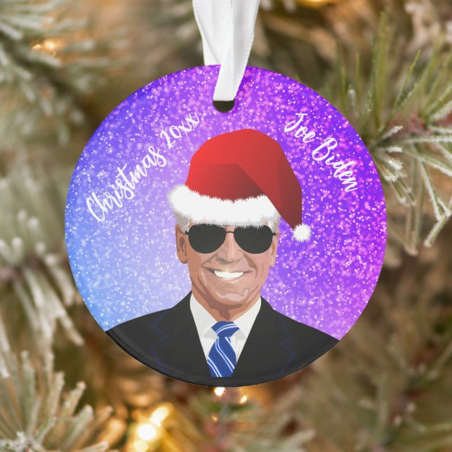 Le président Joe Biden et l'ornement du Père Noël (Arbre)
