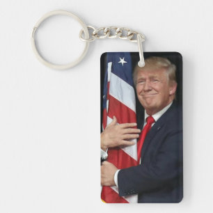 Le président Trump accablé le drapeau américain
