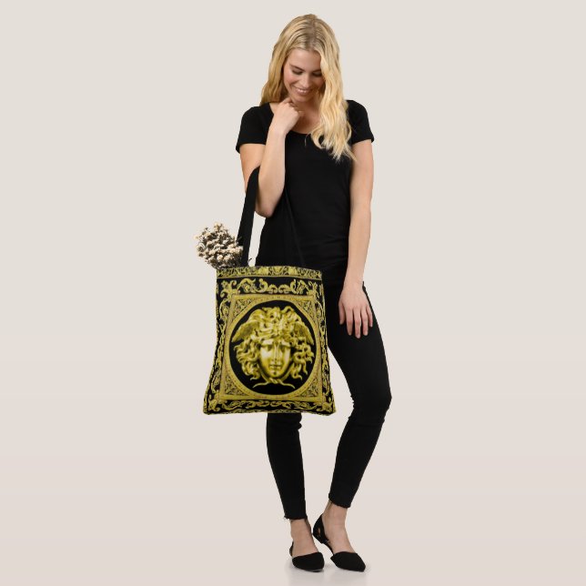 Le Sac fourre-tout de la Medusa d'or (Sur le modèle)