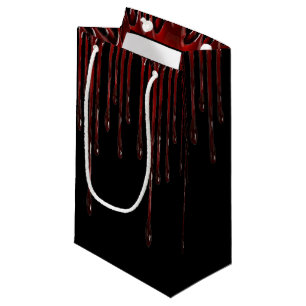Le sang s'égoutte le petit sac de cadeau