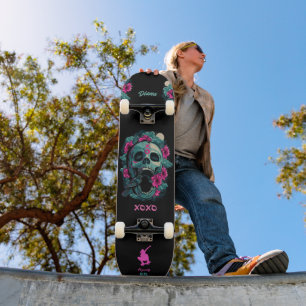 Le skateboard "Fille originelle" avec crâne