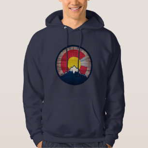 Le sweat - shirt à capuche en bois rustique