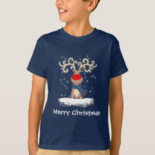 Le T-shirt bleu de l'enfant au nez rouge de renne