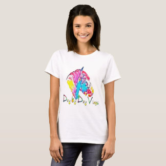 Le T-shirt de base des femmes avec le cheval