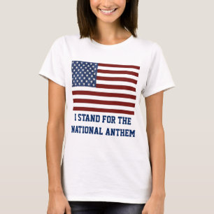 Le T-shirt de la femme patriote avec le drapeau