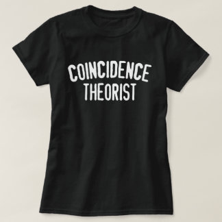 Le T-shirt des femmes de théoricien de coïncidence