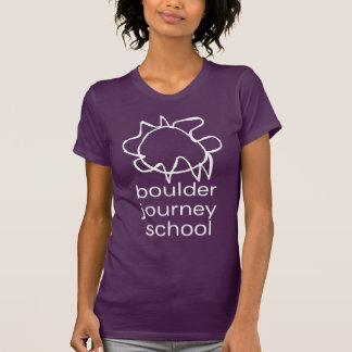 Le T-shirt des femmes d'école de voyage de Boulder