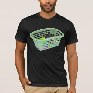 Le T-shirt des hommes de panier de blanchisserie