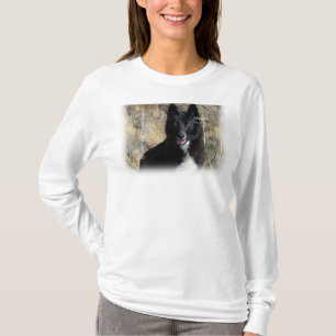 Le T-shirt des longues femmes de douille de loup