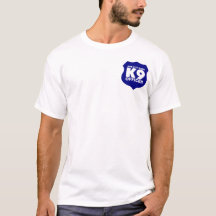 Le T-shirt du dirigeant K9 dans le bleu, AJOUTENT