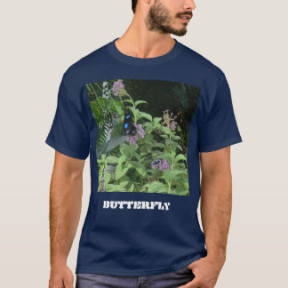 Le T-shirt foncé des hommes