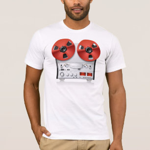 Le T-shirt vintage des hommes stéréo