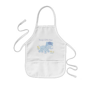 Le tablier du petit enfant de l'aide du grand-papa