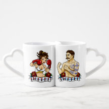 Le tatouage traditionnel me combattent des tasses