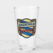 Le véritable plaisir de la bière dans un verre à L