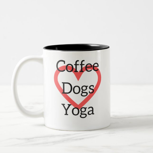 Le yoga de café poursuit la tasse (Gauche)