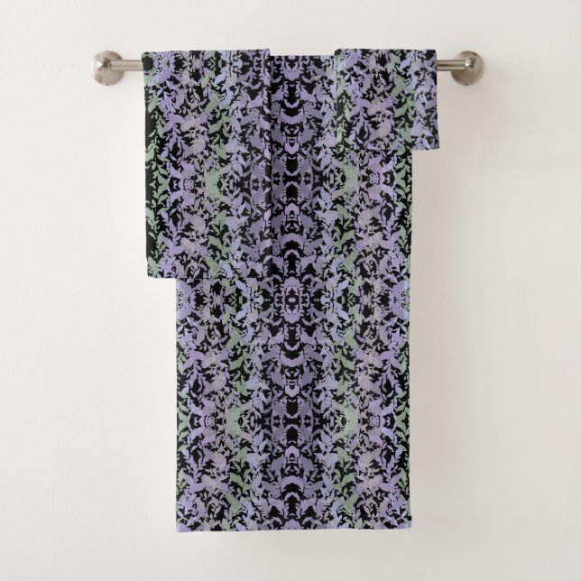 Leafy Creeping Vine Drawing Pattern With Pastels Bath Towel Set (Insitu)
