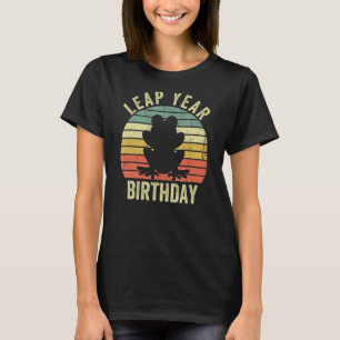 Leap Year Birthday 2024 February 29th Day Frog Vin T-Shirt