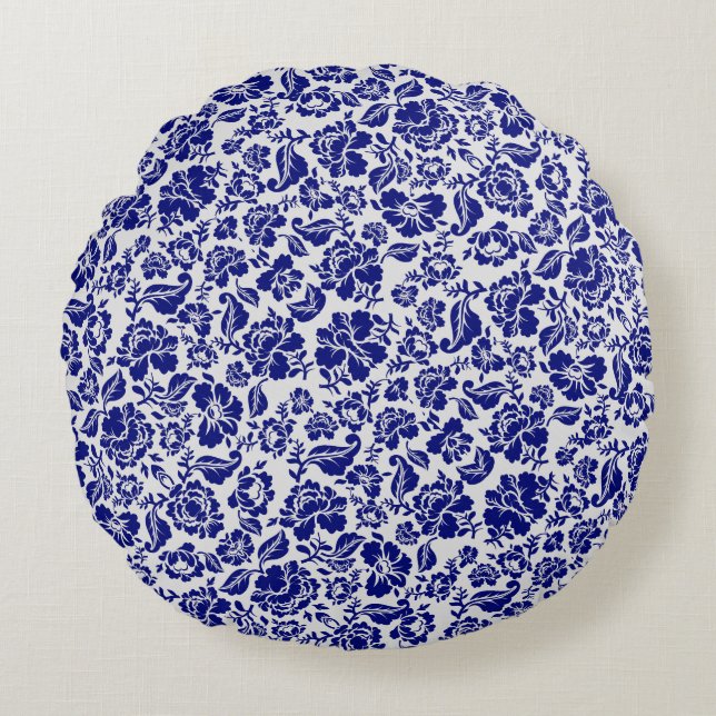 Leaves pattern.13.bw offwhite BG Round Pillow (Front)