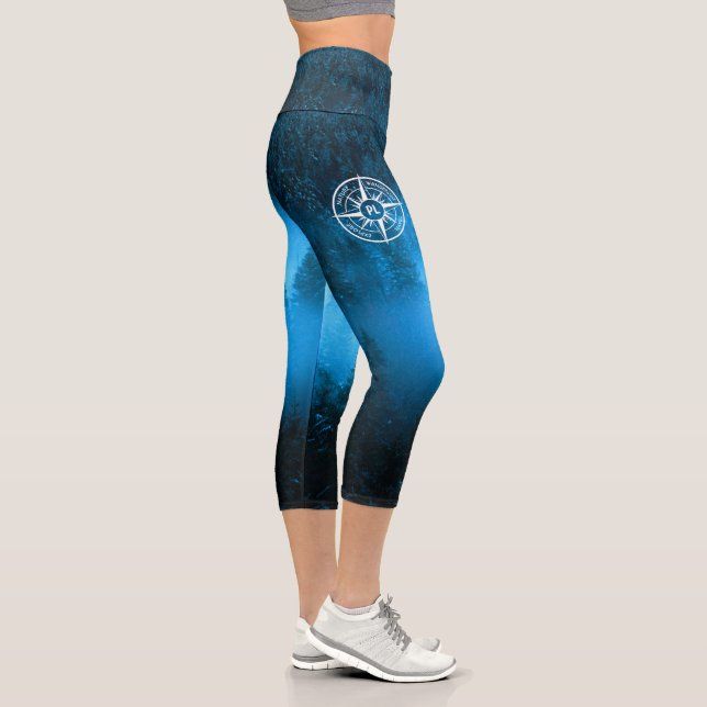 Leggings Capri Aiguille de compas monogramme brouillard dans la f (Droite)