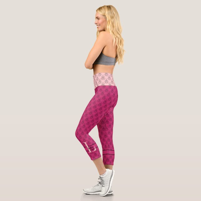 Leggings Capri Beet Purple & Coeurs Rose Monogramme & Nom (Gauche)