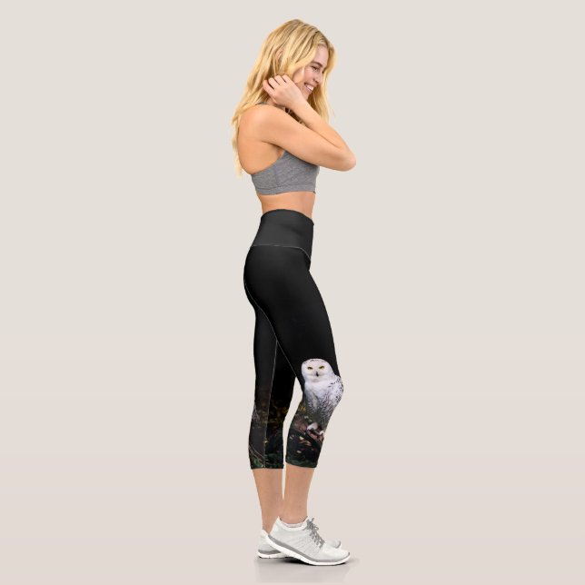 Leggings Capri Chouette hivernale majestueuse (Droite)