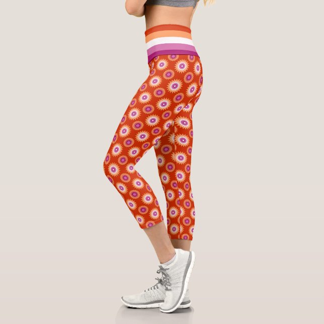 Leggings Capri Drapeau de la fierté lesbienne / motif de fleur or (Gauche)