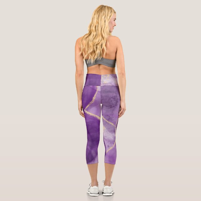 Leggings Capri Encre d'alcool violet avec jambières de gym d'or (Verso)