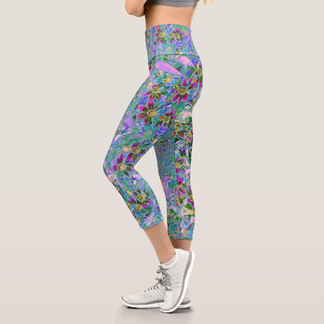 Leggings Capri Fleurs sauvages rétro violet, vert et bleu sur ros (Gauche)