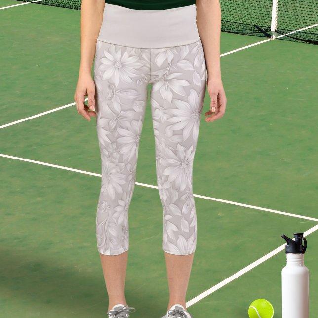 Leggings Capri Joli motif floral naturel Fleur blanche Élégant (Elegant sporty cropped leggings with white and pale taupe floral pattern)