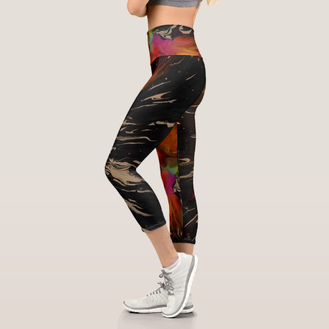 Leggings Capri Le Vol du Phénix – Renaissance Abstraite Ardente (Gauche)