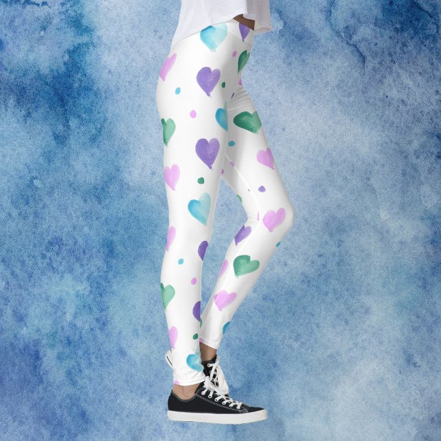 Leggings Coeurs Aquarelle Motif rose bleu pourpre vert (A cute pair of leggings with watercolor hearts in green, blue, pink and purple.)