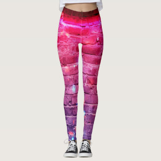 Leggings Lumière néon : mur de brique vide.