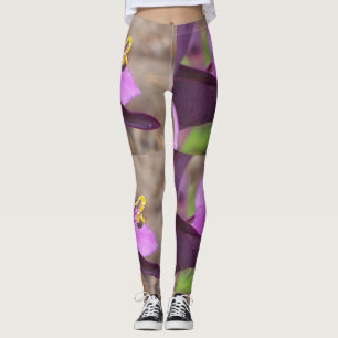 Leggings plante violet et une minuscule abeille carrelée su
