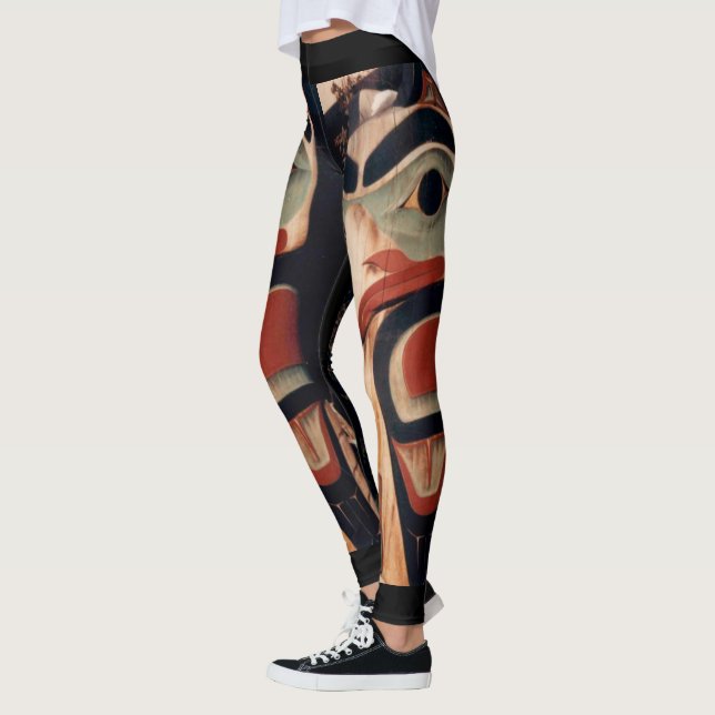 Leggings Poteau de totem en bois sculpté de l'Alaska arctiq (Gauche)