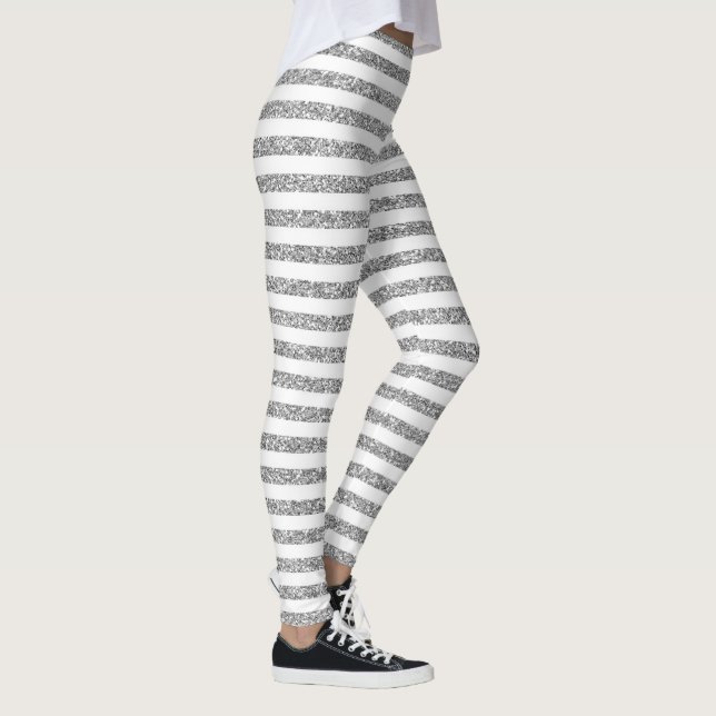 Leggings Rayé blanc et gris avec les guêtres argentées de (Droite)