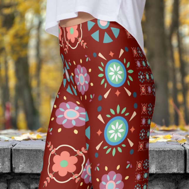 Leggings Scandinave Folk sur Grange Motif rouge (Bold on Red Scandinavian Folk Pattern Leggings)