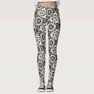 Leggings with geometric dots pattern