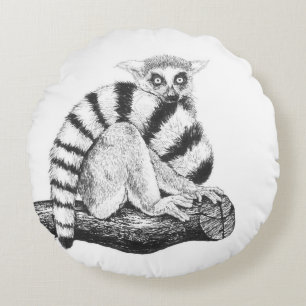 Lemur drawing round pillow
