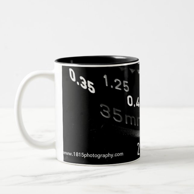 Lens Mug 1 (Gauche)