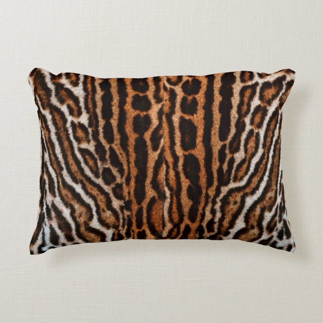 leopard fur background texture accent pillow (Front)